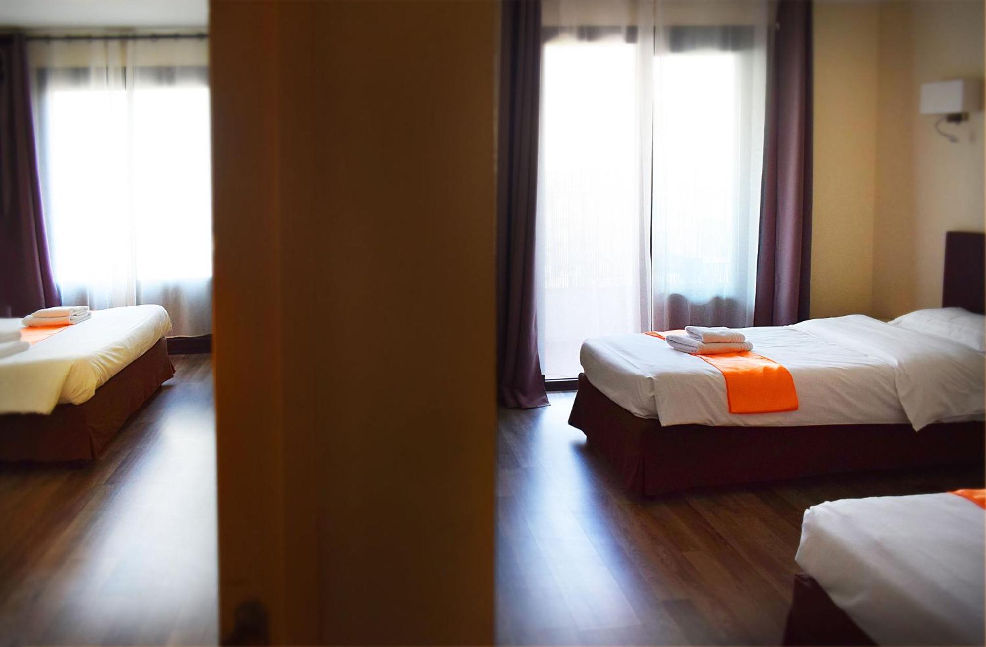 Logis Hotel Restaurant Le Top Du Roulier Capendu Екстериор снимка