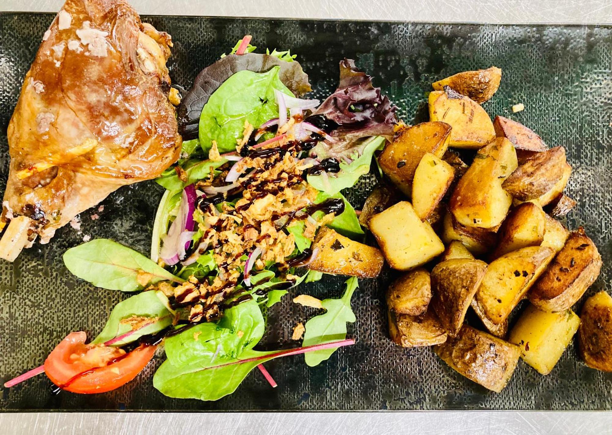 Logis Hotel Restaurant Le Top Du Roulier Capendu Екстериор снимка